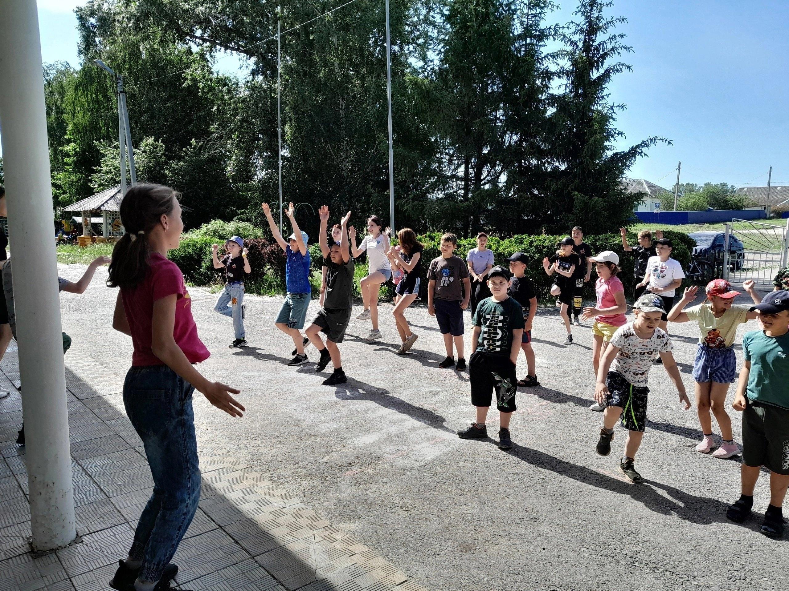 В Кузоватовском районе открылась первая смена в пришкольных лагерях.